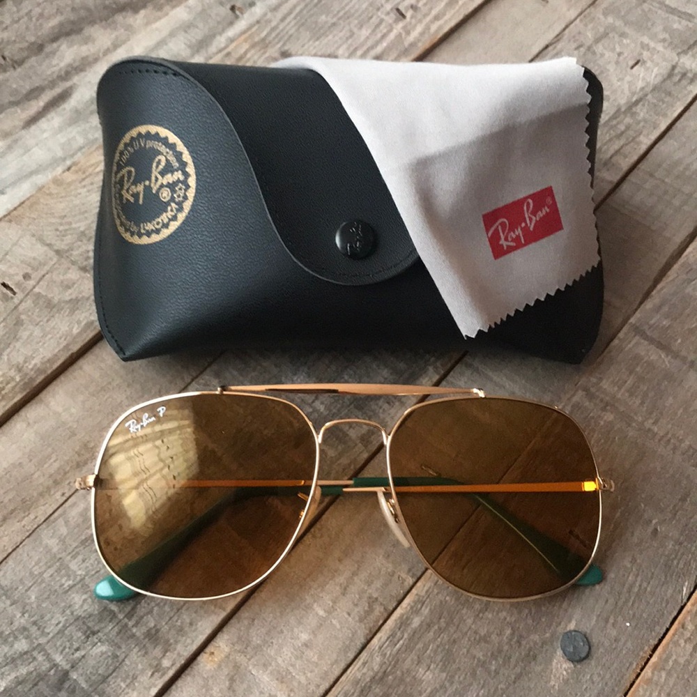 General Pop Ray Bans